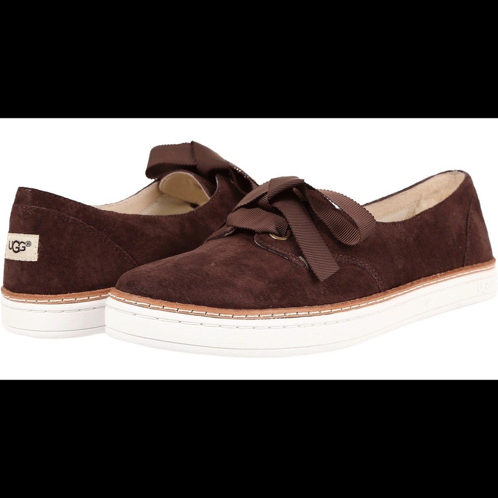 UGG Carilyn slip ons